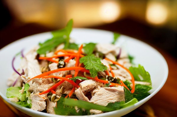 Everything can be dipped! Netizens teach Thai peanut sauce and chicken salad: 1 secret to keep the meat free