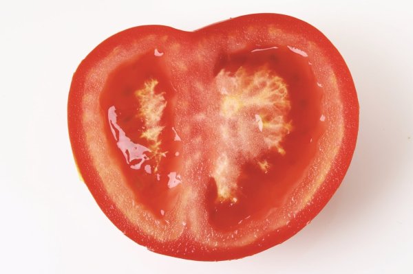 Prevent cancer and benefit the cardiovascular system! How to eat tomatoes to increase the absorption rate of sophora red ?
