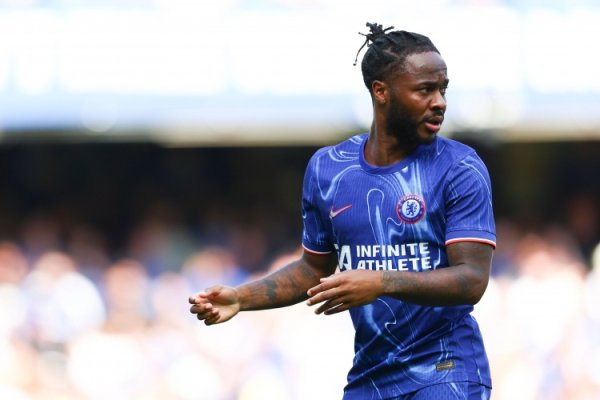 Telegraph: Chelsea considers leasing Sterling, and the player s weekly salary is the biggest obstacle