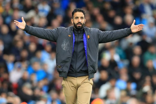Mirror: Amorin refuses to change the system, which makes some senior Manchester United players confused