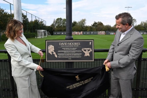 Former Liverpool Chairman David Morse Memorial Plate unveiled at Reds Kirby Academic College