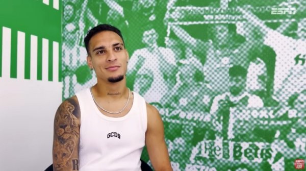 Anthony: Some people at Manchester United don t respect me, even have no education, and don t even say good morning