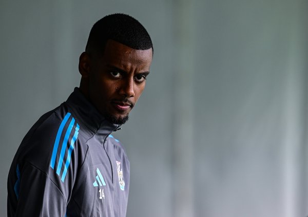 Former Liverpool player: Isaac’s actions such as going on strike are unprofessional and he is paying the price for it