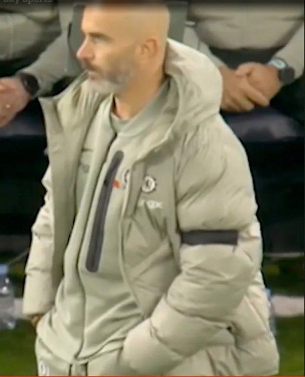 Maresca put his hands in his pants pockets to scratch his private parts during the game. Fans complained: His balls are always itchy.