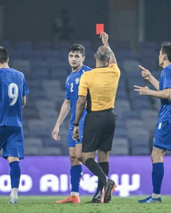 🟥Kashuai still needs to teach! The 21-year-old Husanov scored a straight red with a shovel, his second red in 135 games in his career.