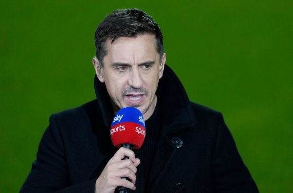 Neville: What is the use of Manchester United s five defenders? Luke Shaw can t stand pretending to work hard.