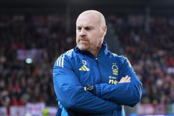 Dyche kept a clean sheet in Forest s first three Europa League games, the first English coach since 2012.